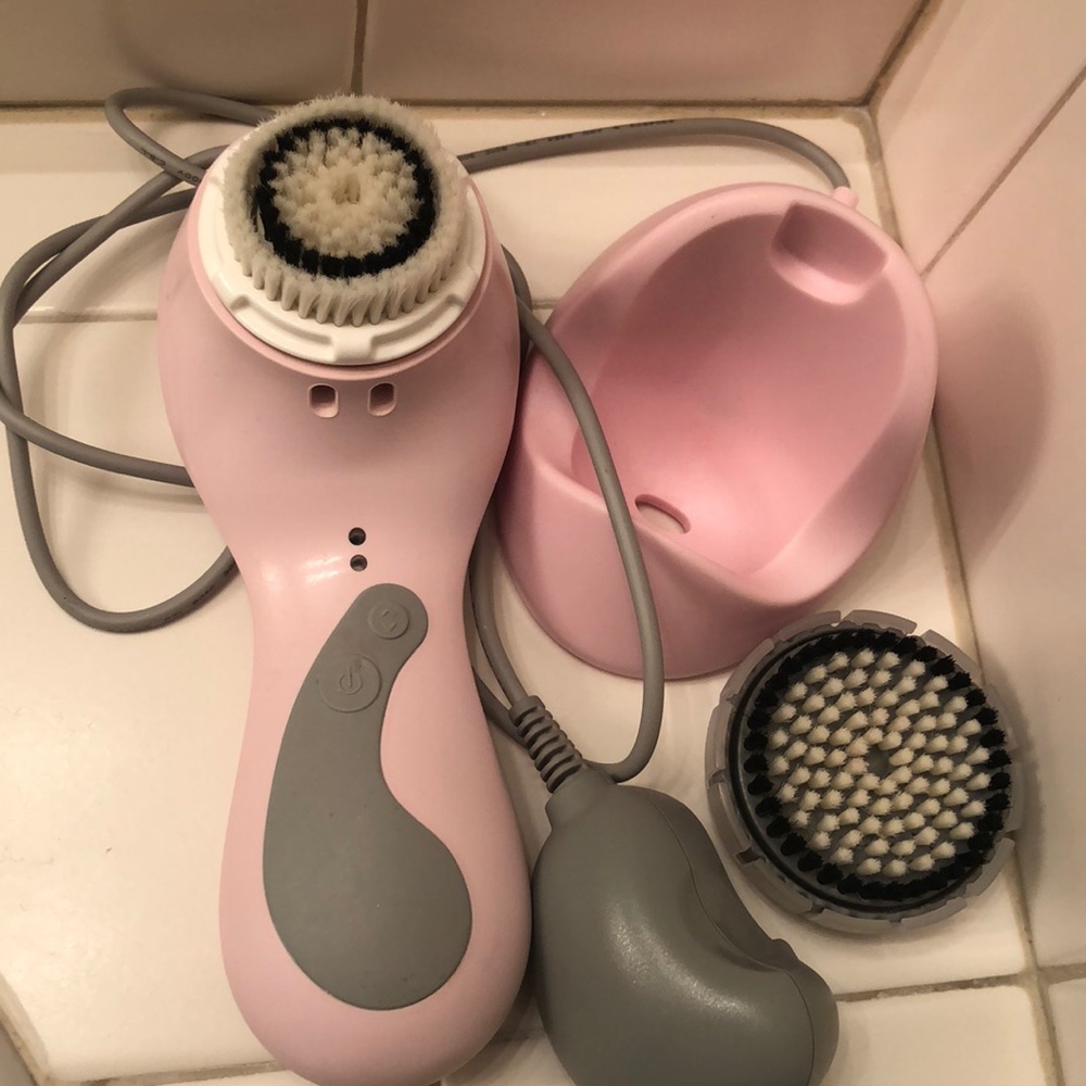 Clarisonic plus , face and body cleansing system